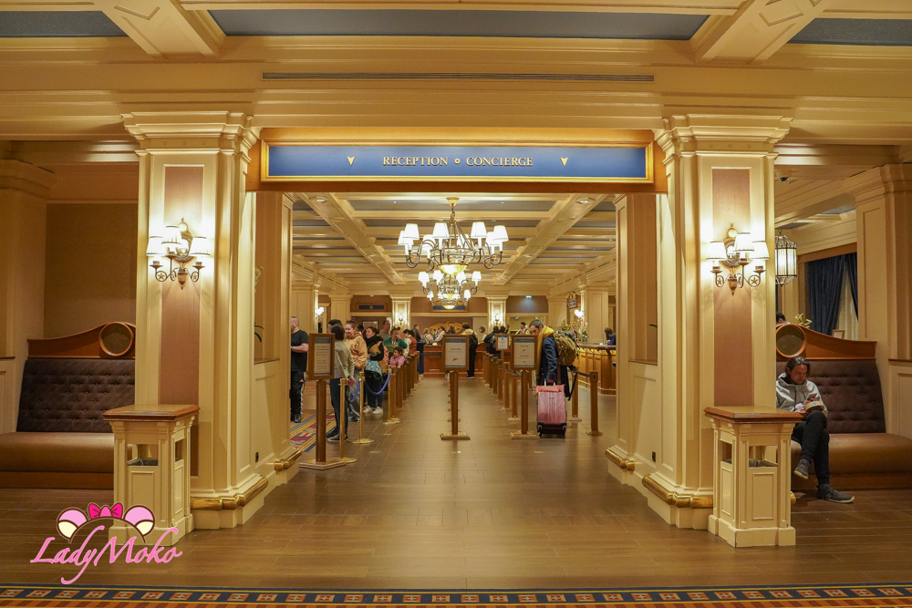 巴黎迪士尼飯店check in大廳 Disney Newport Bay club