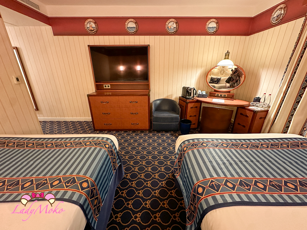 Disney Newport Bay club hotel 巴黎迪士尼飯店房間拍照