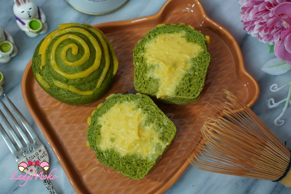 手作鹹蛋黃卡士達抹茶麵包 剖面柔軟濕潤 custard matcha bread soft texture