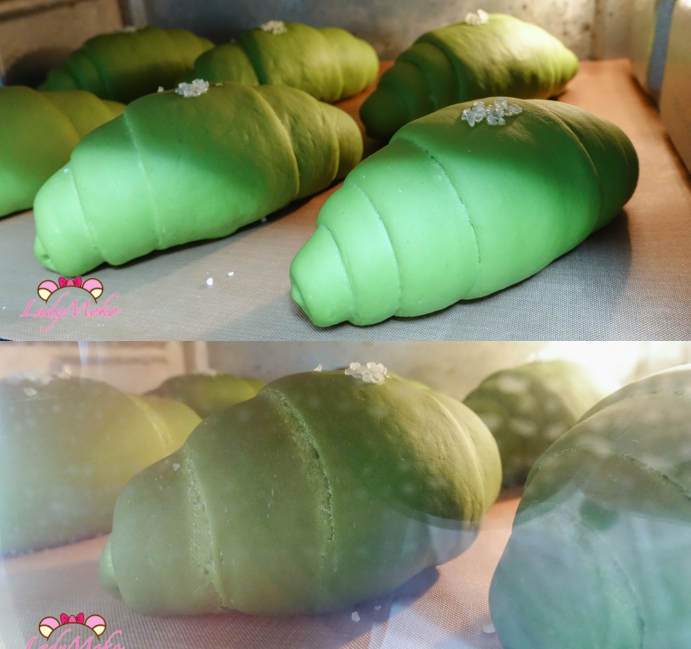 抹茶鹽麵包捲進爐烘烤過程