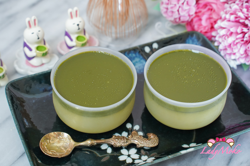 法式抹茶烤布丁完成圖，濃抹茶風味搭配巧克力甘納許淋面 French-style baked matcha pudding with intense matcha flavor and chocolate ganache topping,