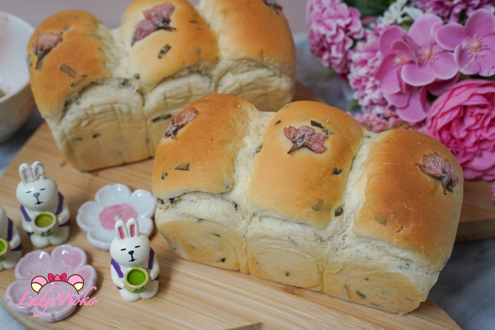春季限定櫻花吐司 鹽漬櫻葉與櫻花雙重風味 Spring sakura bread with salted leaves and cherry blossom flavor