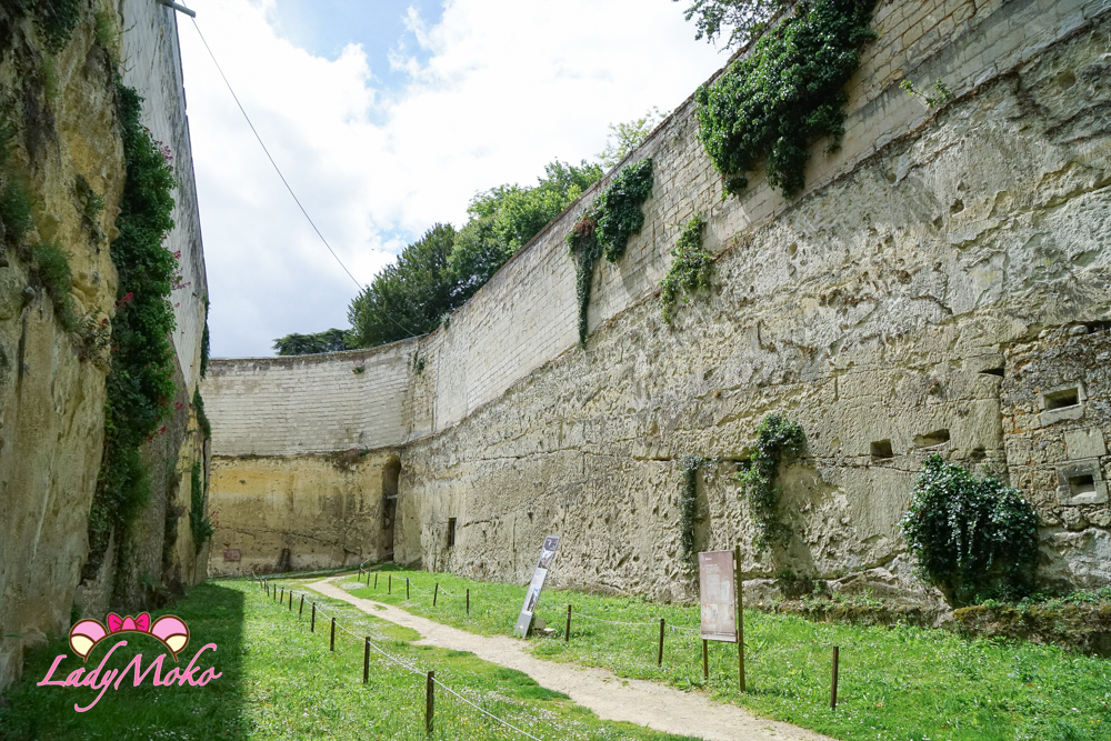 法國羅亞爾河城堡景點 Château de Brézé 乾式護城河