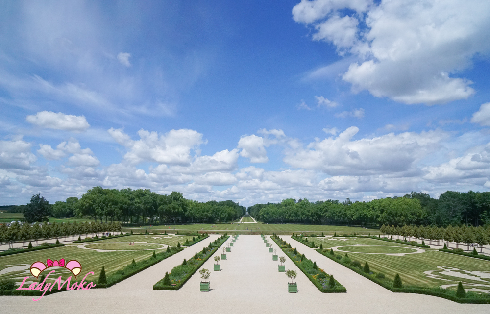 法國羅亞爾河城堡景點 Château de Chambord 花園低視角照片