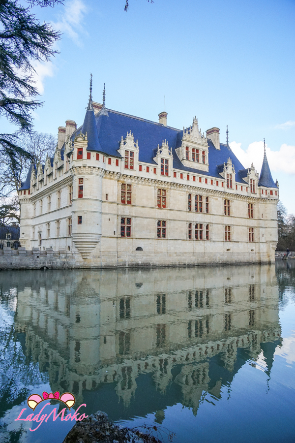 法國羅亞爾河城堡景點 Château d'Azay-le-Rideau 阿澤勒麗多城堡河中倒影拍攝角度