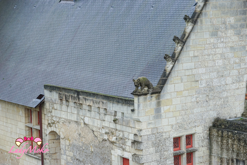 法國羅亞爾河城堡景點 希農城堡 Forteresse royale de Chinon 屋頂動物裝飾