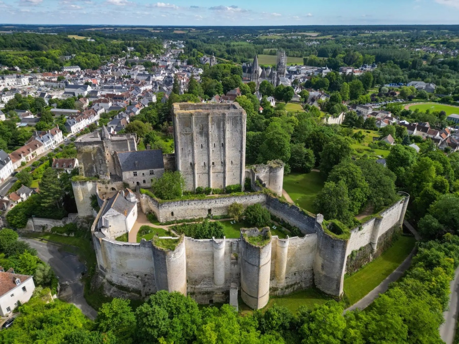 法國羅亞爾河城堡景點 Château de Loches 洛什城堡 空拍中世紀防禦建築