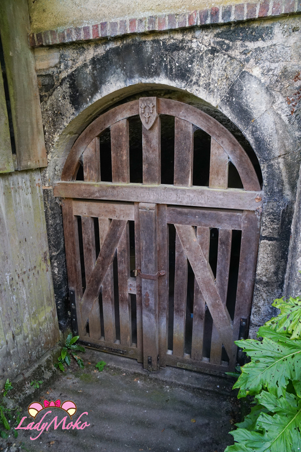 法國羅亞爾河城堡景點 Château de Lavardin 拉瓦爾丹城堡 巨大石牆城門