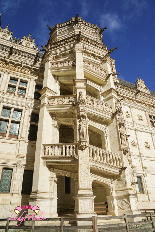 法國羅亞爾河城堡景點 布盧瓦城堡（Château de Blois）最有名的法蘭索瓦一世八角形旋轉樓梯