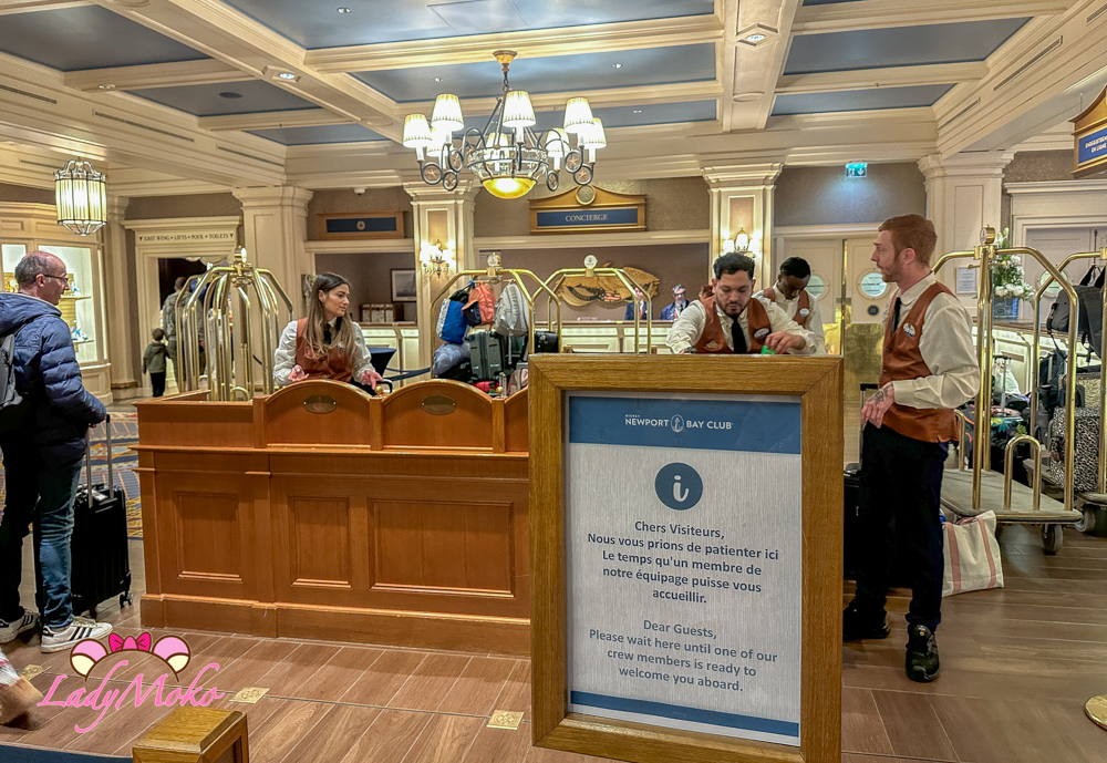 巴黎迪士尼飯店寄放行李處 Disney Newport Bay club luggage storage