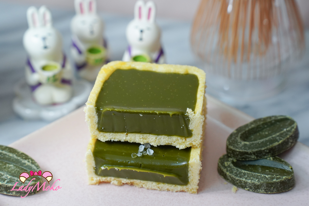 抹茶生巧克力塔切面 Cross section of matcha nama chocolate tart