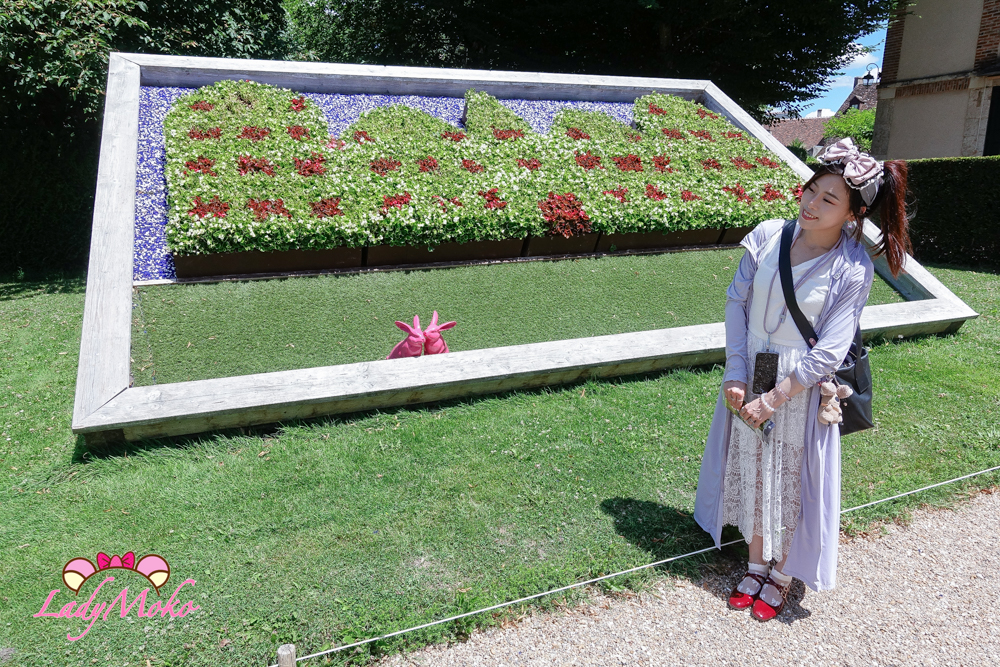 法國羅亞爾河城堡景點 Château de Cheverny 雪維尼城堡 入口花藝