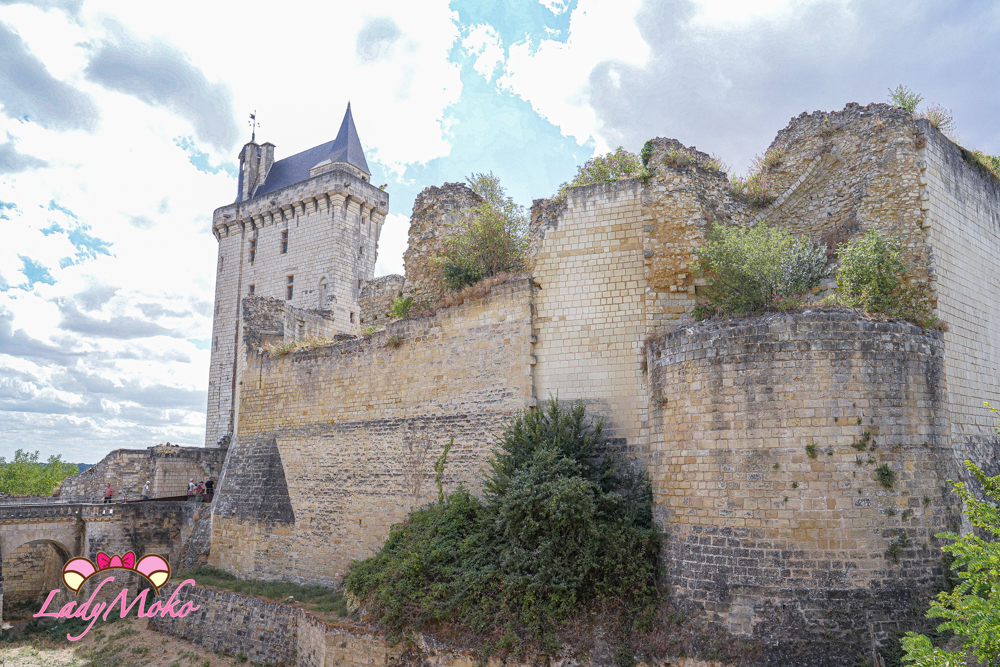 法國羅亞爾河城堡景點 希農城堡 Forteresse royale de Chinon 入口城堡景