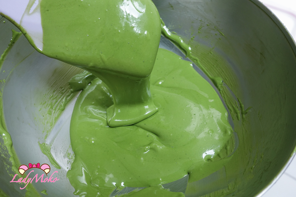 超厚抹茶櫻花雙餡抹茶蛋糕捲食譜 Matcha Sakura Roll Cake Recipe 抹茶蛋黃糊的濃稠度
